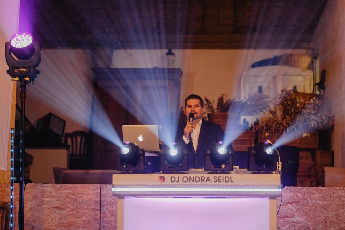 cena svatebního dj