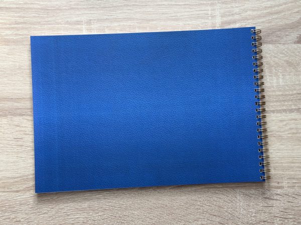 Personalizované fotoalbum (sešit s pevnými deskami, kroužkovou vazbou a výběrem motivů) - Obrázek 2